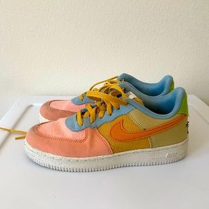 Nike Sun Club Air Force One 👟☀️ Size 2Y. Only worn a few times.